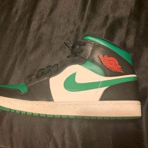 Jordan 1 Mid Green Toe